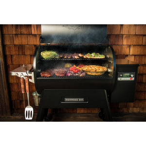 EX DISPLAY Traeger IRONWOOD 650 WOOD PELLET GRILL FREE COVER